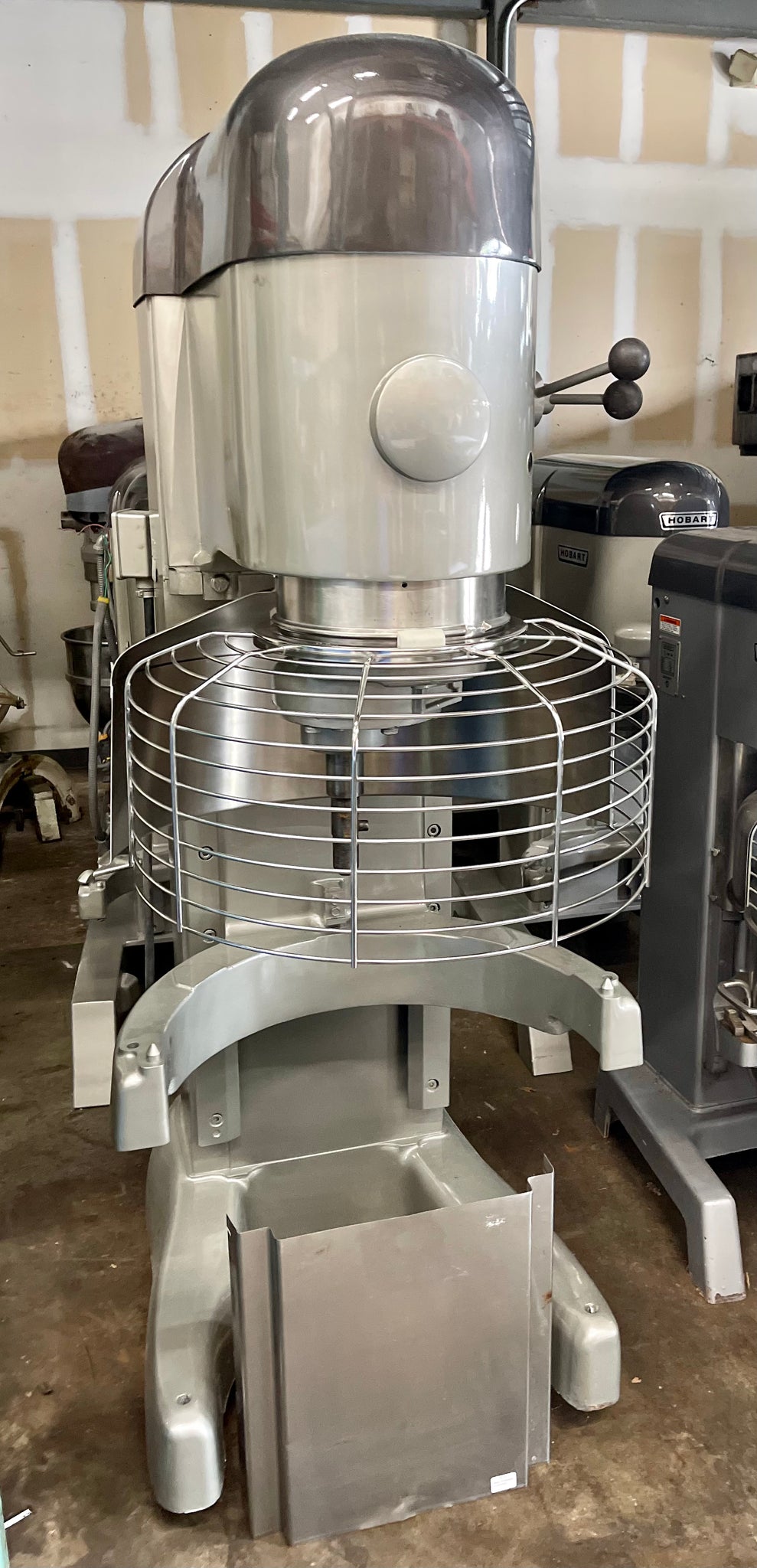 Hobart 140 quart mixer comes with a stainless steel bowl and one attachment