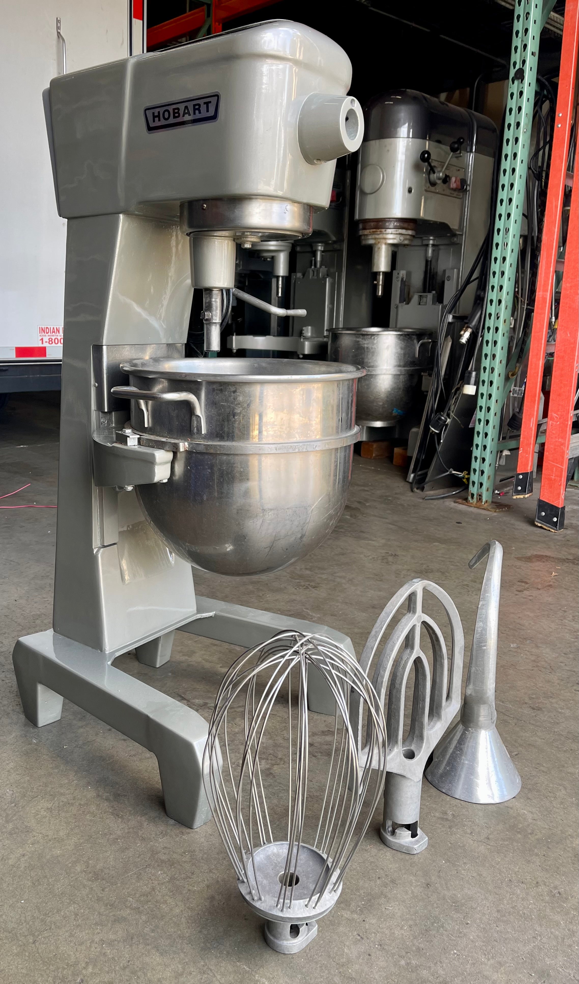 Hobart D300t 30 quart mixer 115V comes with a stainless steel bowl and three attachments